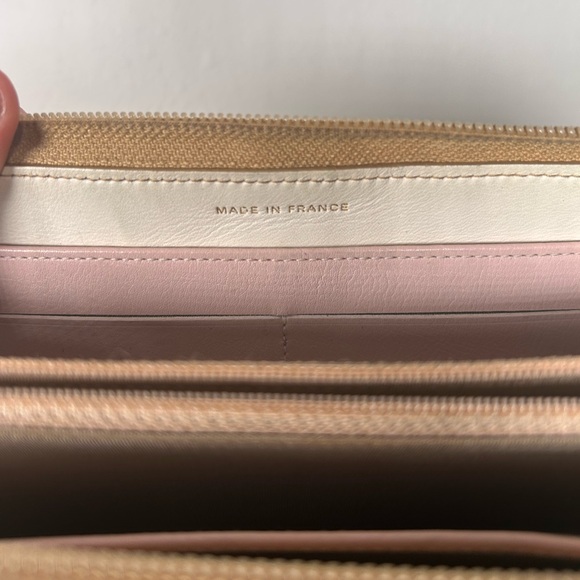 Authentic gold Chanel matelasse zippy wallet - Picture 9 of 9